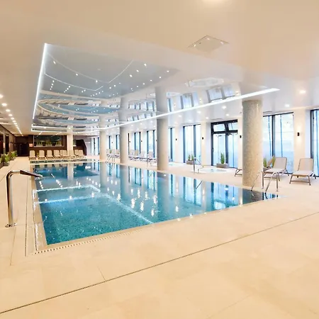 Nadmorskie Tarasy Z Basenami - Navigator Kołobrzeg