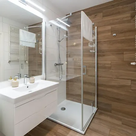 Nadmorskie Tarasy Z Basenami - Navigator